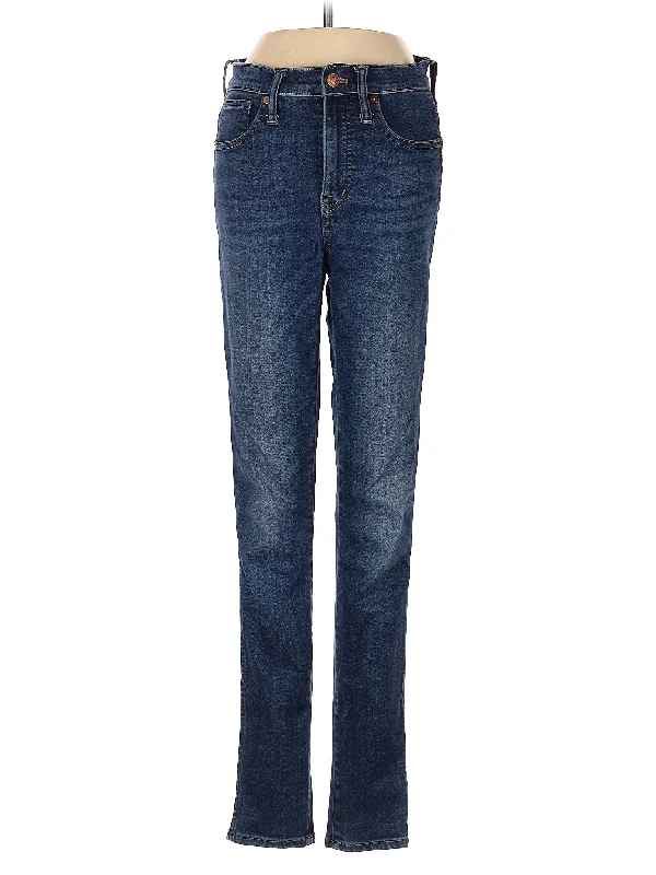 High-Rise Straight-leg Jeans in Dark Wash