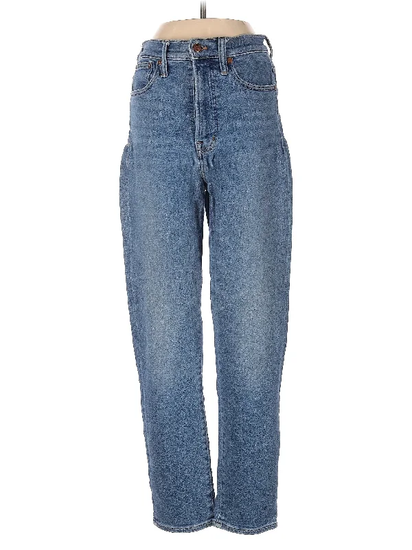 High-Rise Straight-leg Jeans in Medium Wash