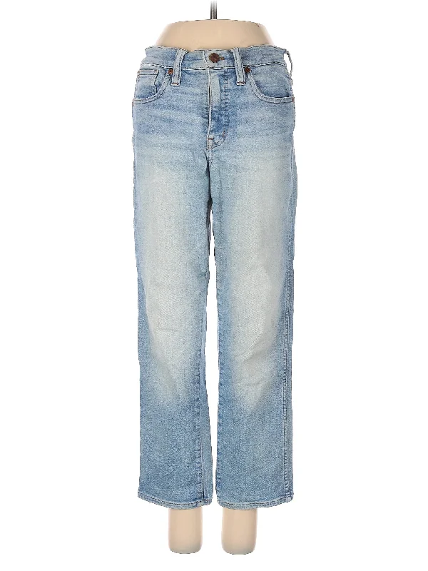 Low-Rise Straight-leg Jeans in Light Wash