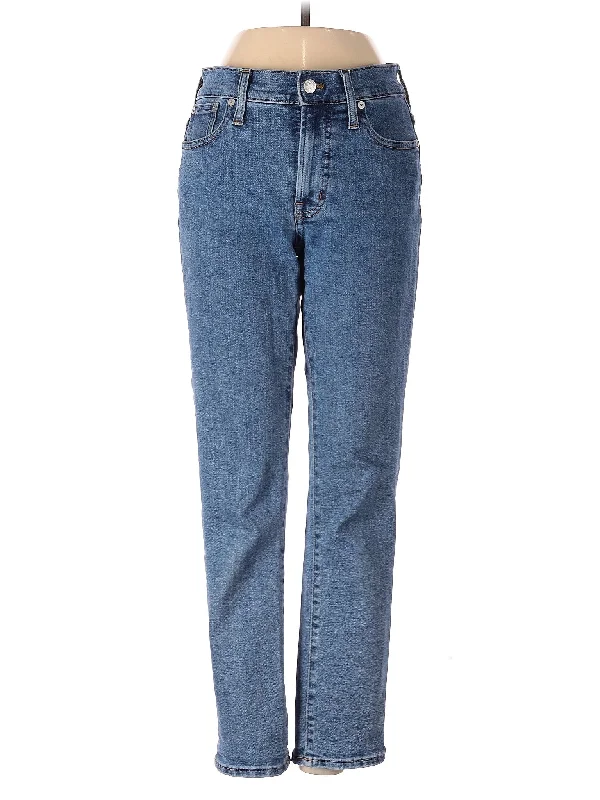 Mid-Rise Straight-leg Jeans in Medium Wash