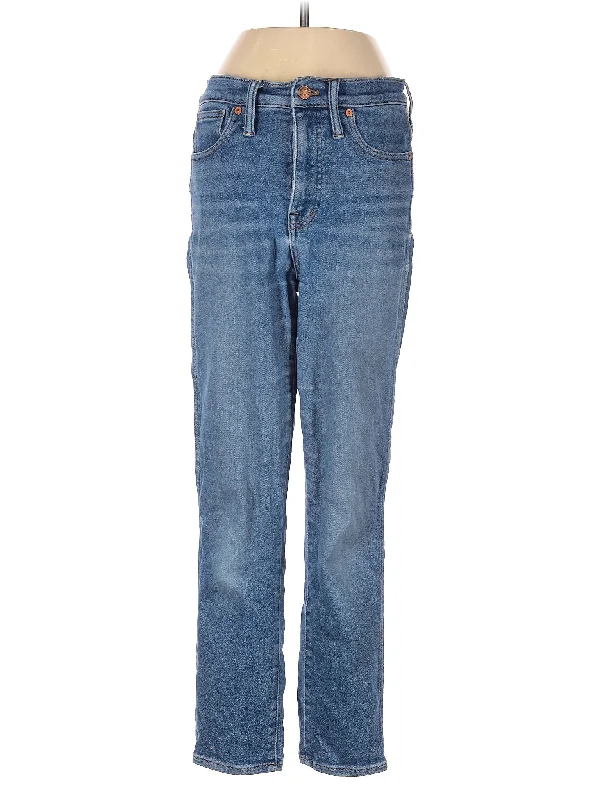 Mid-Rise Straight-leg Jeans in Medium Wash